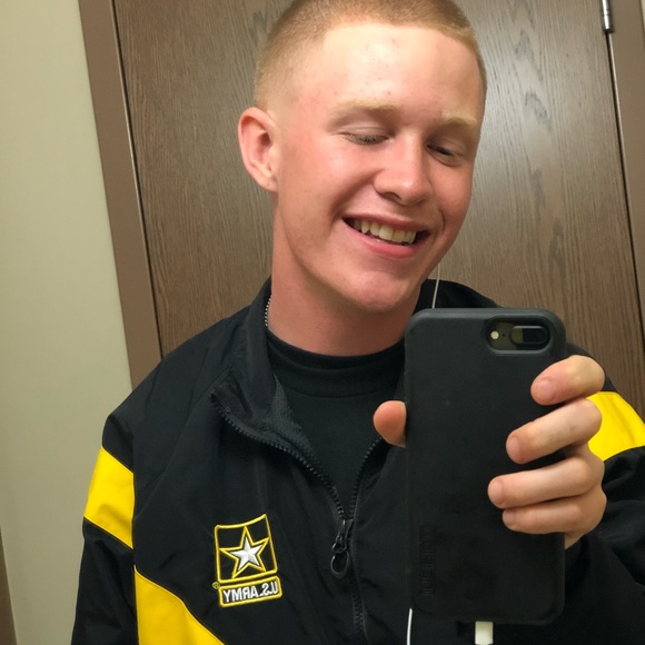 Meet your Posher, Joshua - Picture 7 of 8